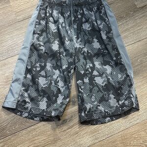 Nike Kids Black and Gray Camo Shorts Boys XL
